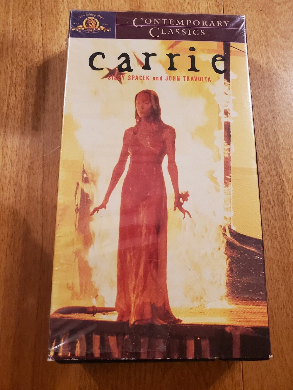 Carrie (1976 Film) VHS 1997 MGM Home Video Horror John Travolta Sissy Spacek